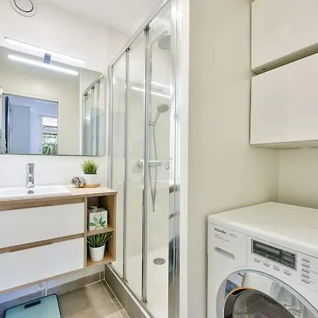 Stunning 1 Bed Flat With Terrace *