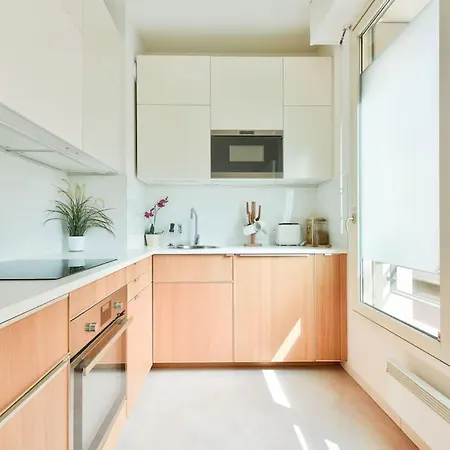 Stunning 1 Bed Flat With Terrace Levallois-Perret