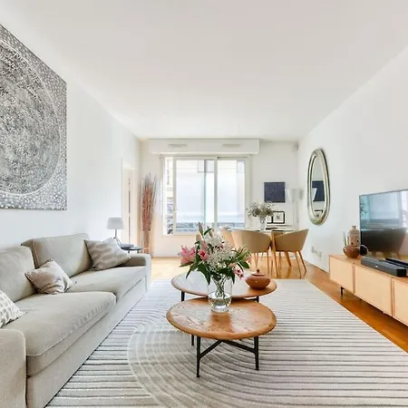 Stunning 1 Bed Flat With Terrace Apartman Levallois-Perret