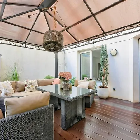 Stunning 1 Bed Flat With Terrace *